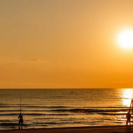 En La Playa A Pocos Metros Del Mar Con Garaje Holiday home *