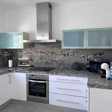 En La Playa A Pocos Metros Del Mar Con Garaje 펜션